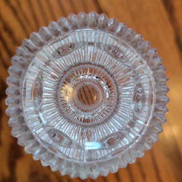 Small Vintage Crystal Bud Vase ~ MCM ~ Thumbprint Base ~ Cut Glass ~ Pretty! - Picture 9 of 14